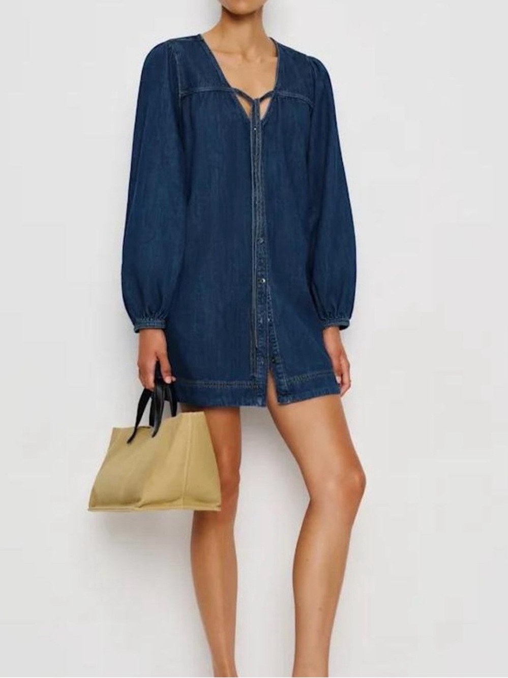 Reformation Blue Denim Shirt Dress Button V-Neck
Balloon Long Sleeve Size
XS